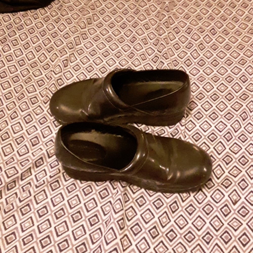 Nurse clogs